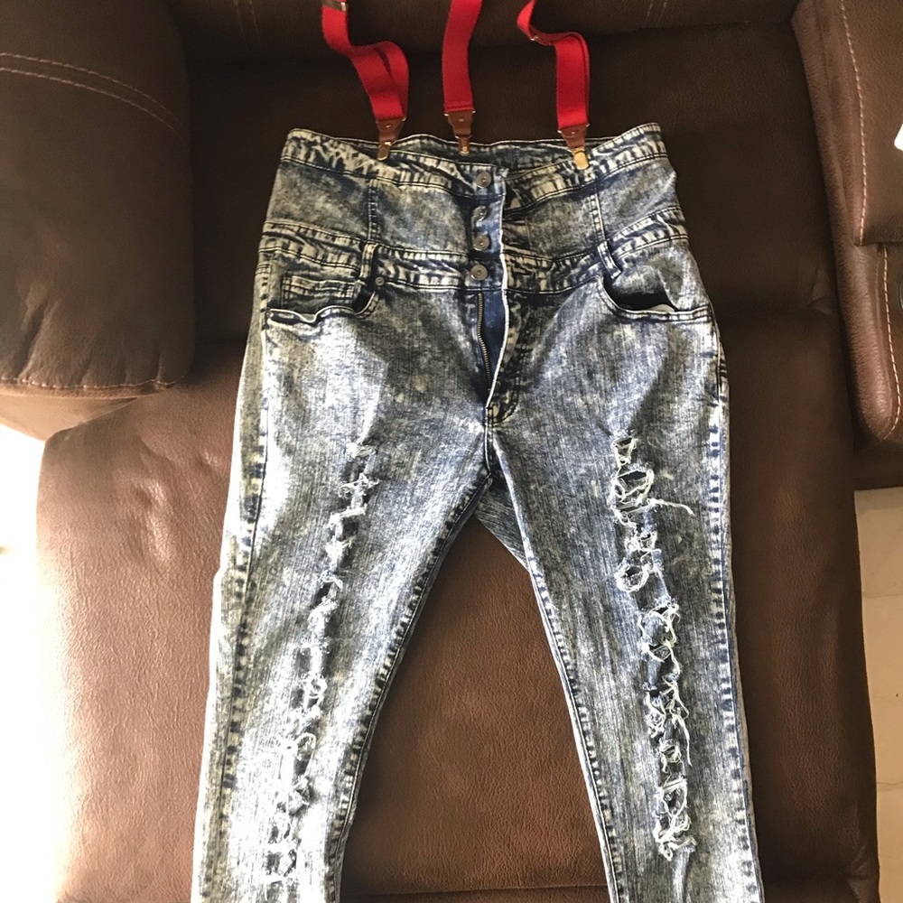 Distressed high waist jeans “only”